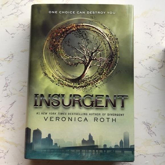 VERONICA ROTH TRILOGY Allegiant HARD COVER BOOK SET - Picture 5 of 10